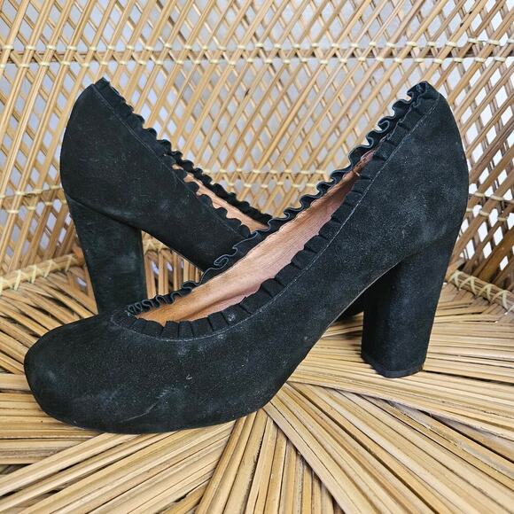 Great Moments Jeffrey Campbell Suede Ruffle Pumps 9.5 Black Block Heel Round Toe - Picture 1 of 8
